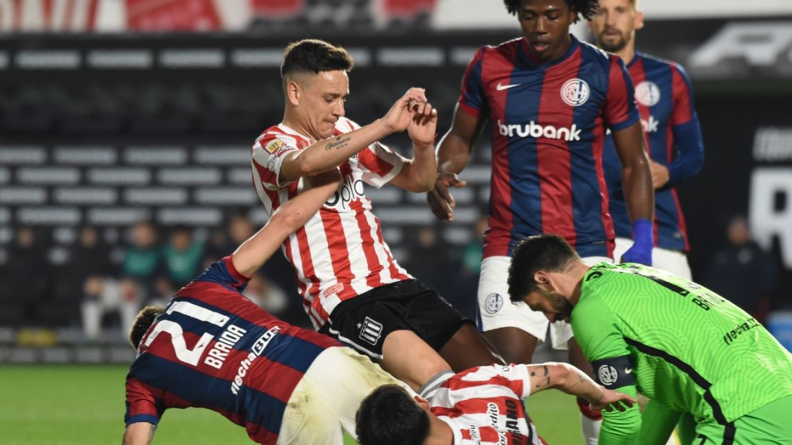 En La Plata, Estudiantes y San Lorenzo igualaron en un partido que ...
