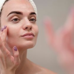 tapping face