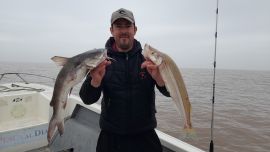 En el estuario rioplatense, a los pejerreyes que estaban firmes y se comían todo tras el desove, se sumaba el intento por los bagres de mar.