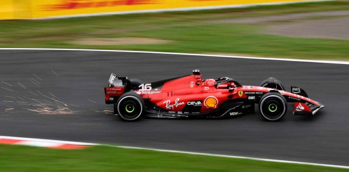 El piloto monegasco de Ferrari, Charles Leclerc, participa en la primera sesión de entrenamientos libres para el Gran Premio de Japón de Fórmula Uno. Foto de Toshifumi KITAMURA / AFP