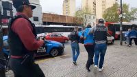 Robaba celulares y los revendía en Once: una víctima lo reconoció y los vecinos lo detuvieron a los golpes