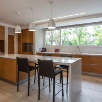 Lucila Ciocchini: Cocinas Abiertas vs. Cocinas Cerradas: ¿Cuál es la ideal para tu casa?