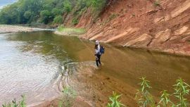 La resolución señala zonas de reserva, períodos de pesca y veda, especies susceptibles de extracción, modalidades, artes y equipos de captura.
