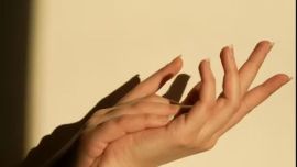 Nail trends: manicuras desnudas y minimalistas que triunfan en febrero y marzo