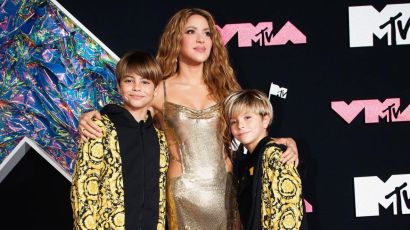 Shakira con Sasha y Milan Piqué
