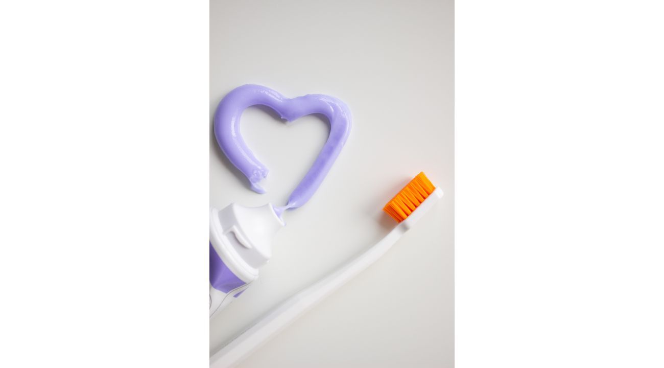 “Guía para elegir tu Cepillo de Dientes ideal por la Dra. Karina Pugliese de Araoz Dental"