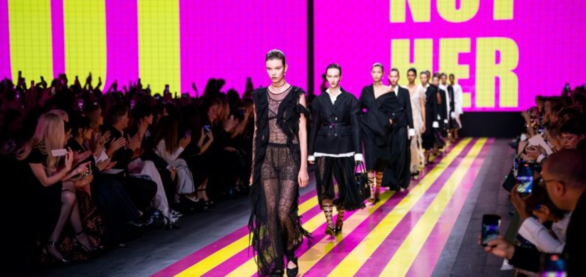 Paris fashion week primavera-verano 2024: las tendencias de Dior y Saint Laurent