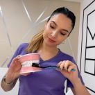 “Guía para elegir tu Cepillo de Dientes ideal por la Dra. Karina Pugliese de Araoz Dental"