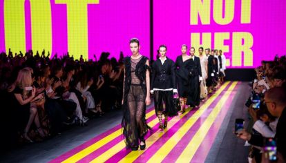 París se viste de moda con la llegada de la Semana de la Moda, descubrí las tendencias más audaces presentadas por diseñadores como Dior y Saint Laurent para la primavera-verano de 2024.