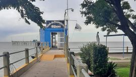 En la sede porteña, por el año 1976 se construyó el muelle, que en luego se extendió y es un excelente balcón al río.