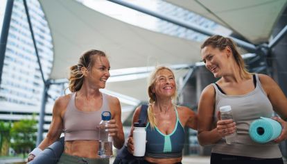 Caminar es una actividad saludable que ofrece innumerables beneficios, pero ¿cuándo es el mejor momento para hacerlo según los expertos?