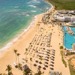 Vista aéresa de la playa Uvero Alto, donde se encuentra el Nickelodeon Hotels and Resorts Punta Cana. 