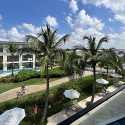 Nickelodeon Hotels and Resorts Punta Cana es un all inclusive 5 estrellas con una gran oferta gourmet y diversión para toda la familia.as y all inclusive