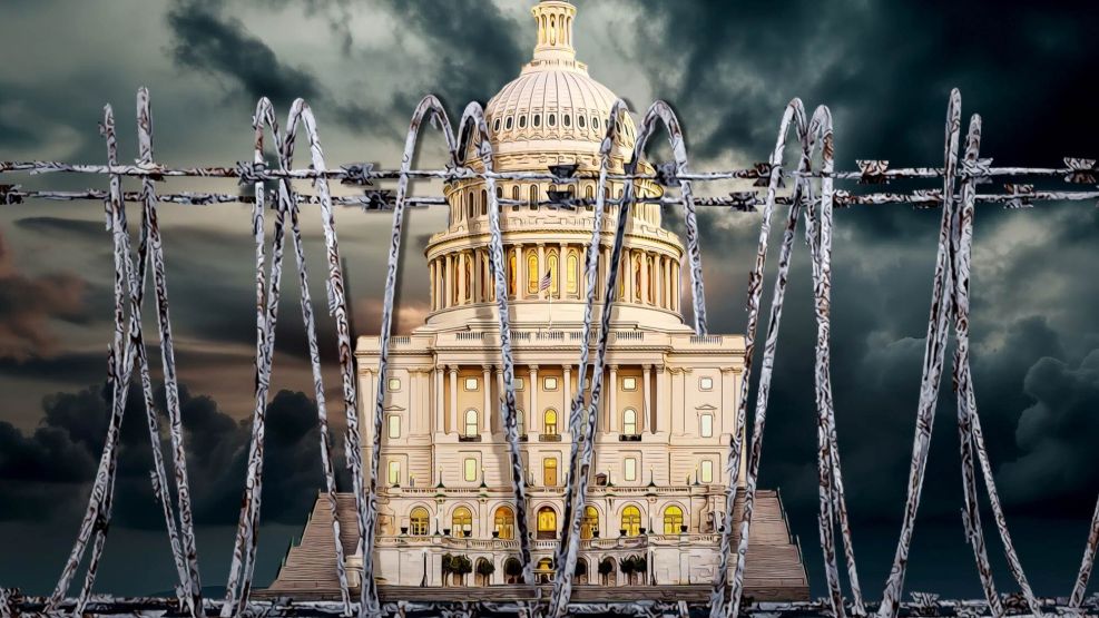 IMAGE_US_CAPITOL_IN_BARBED_WIRE_SHUTDOWN