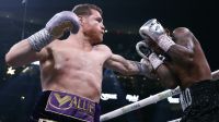 Canelo Alvarez y Jermell Charlo estremecieron Las Vegas.