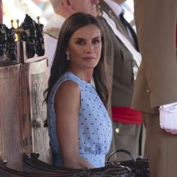 La reina Letizia elige un vestido de lunares sostenible para la jura de Leonor