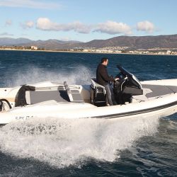 SPX RIB 24 Sport: un semirrígido de alto lujo.