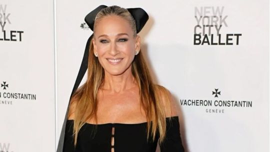 Sarah Jessica Parker lució un peinado semi recogido perfecto en la gala del Ballet de Nueva York