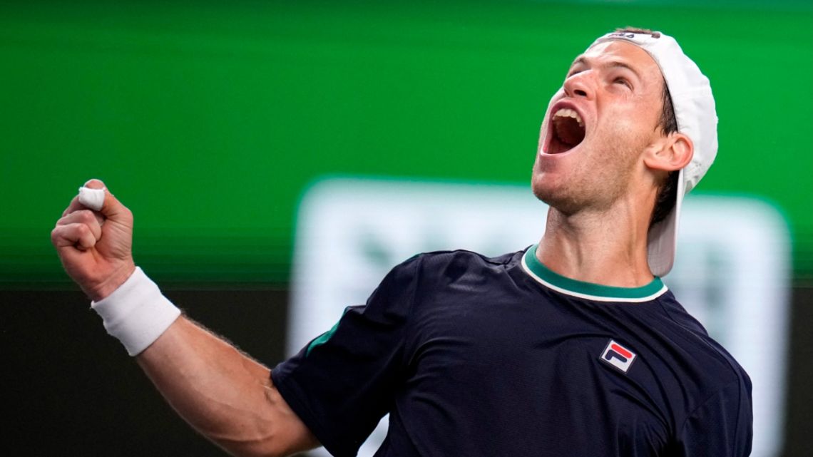 Diego Schwartzman Advances to Round of 16 in Shanghai Masters 1000