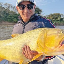 Dorado de buen porte logrado con señuelos FK.