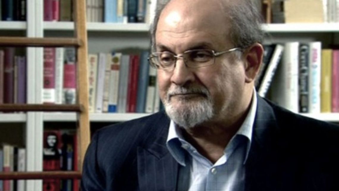 Salman Rushdie Publica Un Libro Sobre El Ataque Sufrido Perfil 2036