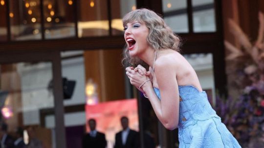 Cabello corto sin cortarlo: cómo es la técnica de Taylor Swift para cambiar de look