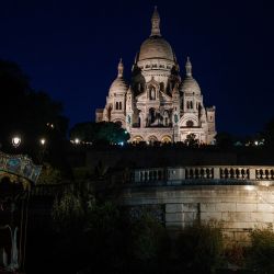 Esta fotografía muestra la Basílica del Sagrado Corazón en la colina de Montmartre en París. | Foto:DIMITAR DILKOFF / AFP