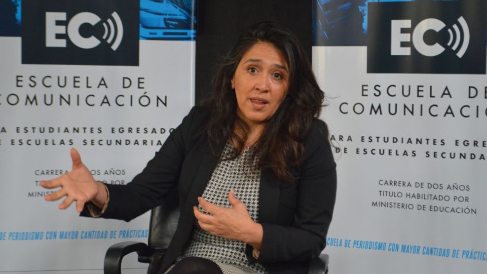 Victoria Montenegro en el Ciclo de Entrevista de la Escuela de Comunicación 