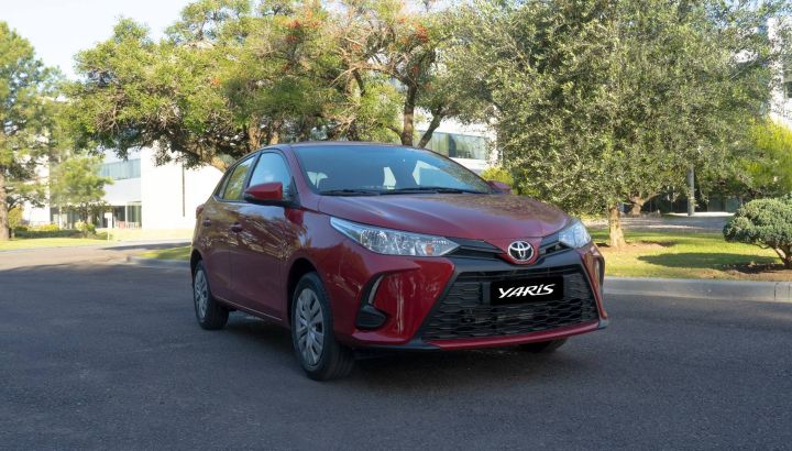 Toyota incorpora caja automática en el Yaris base