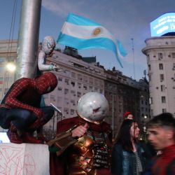 Porteños in Spider-Man costumes flocked to the Obelisk for the record-breaking effort.