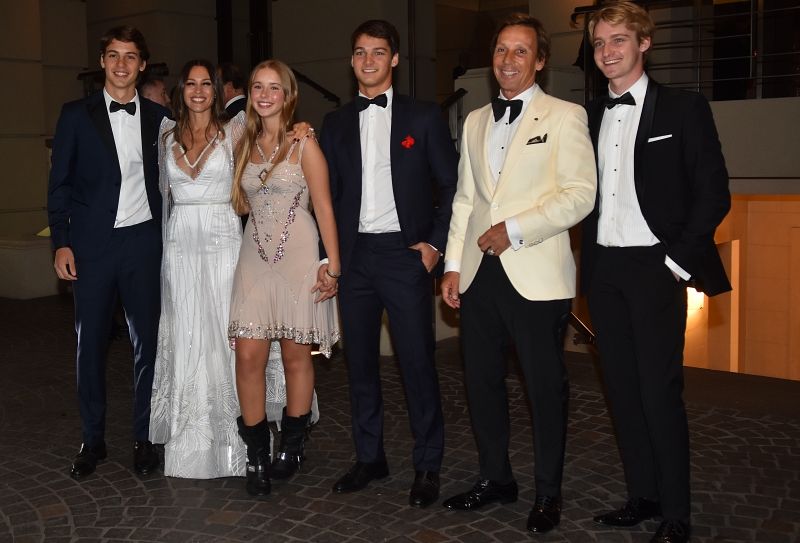 Pampita con los hijos de Valeria Mazza, y Alejandro Gravier.