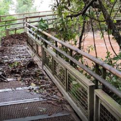 El circuito de la Garganta del Diablo seguirá cerrado hasta tanto no se reparen las pasarelas dañadas. 