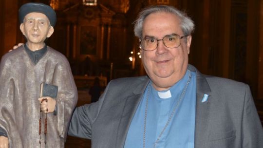 El arzobispo de Córdoba Ángel Rossi tiene dengue