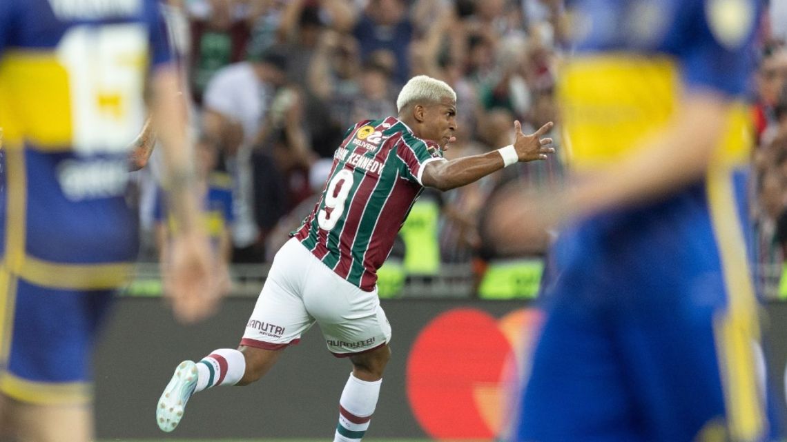 John Kennedy struck a spectacular extra-time winner as Fluminense won their first ever Copa Libertadores crown.