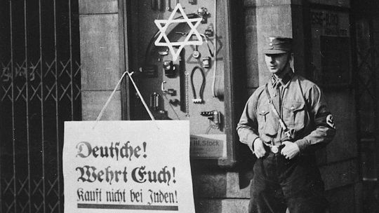 La "Noche de los Cristales Rotos", el inicio de la persecución antisemita en Alemania