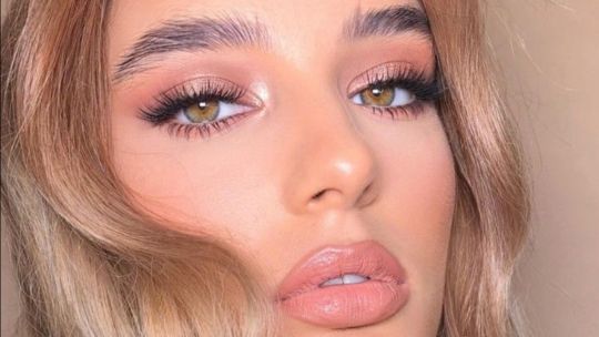 Makeup natural y con mucho glow para primavera