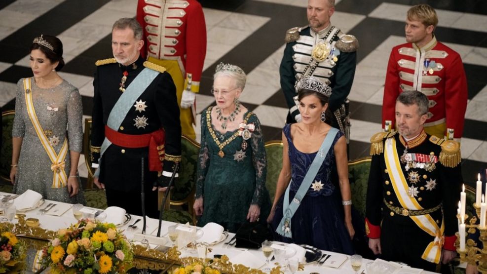 Fotos: cena de gala, tiaras y mucho brillo en la visita de los reyes de España a Dinamarca