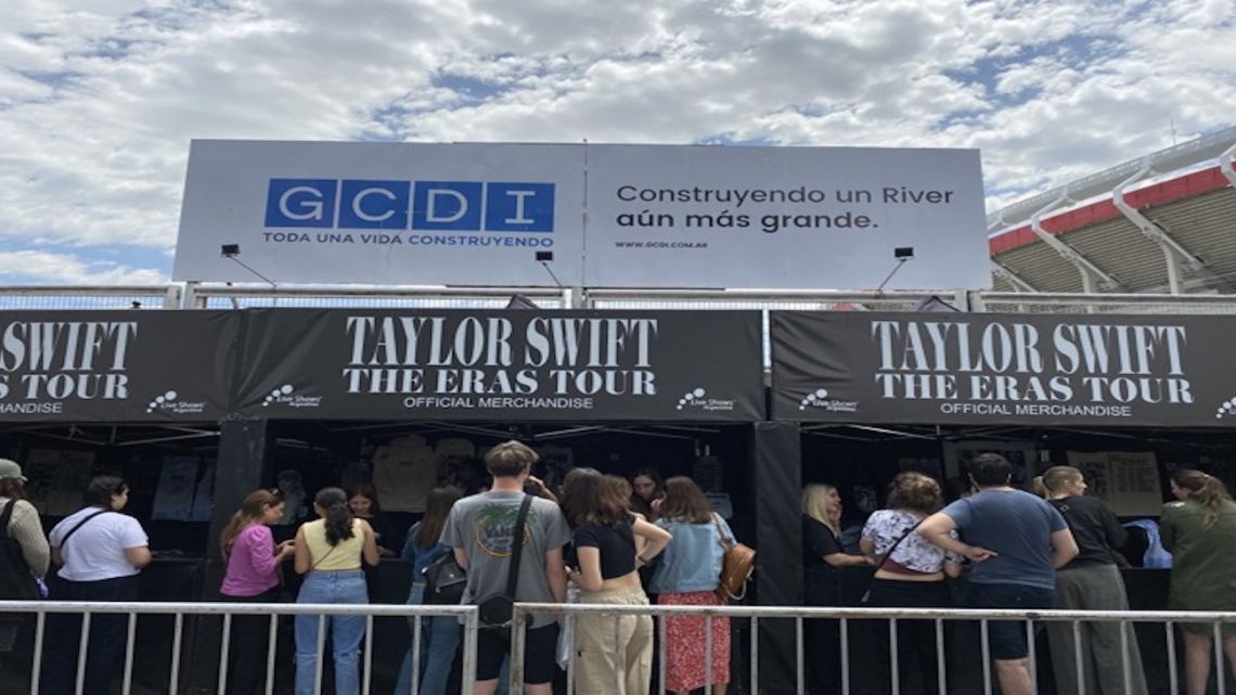 Fans at Taylor Swift merchandise stands on Wednesday, Nov 8th
