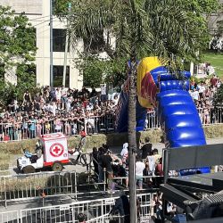 La Carrera de Autos Locos de Red Bull fue un éxito que convocó a más de 30.000 personas en la bajada de la 9 de Julio a Libertador.