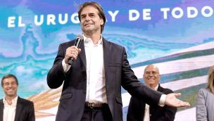 20231112_lacalle_pou_telam_g