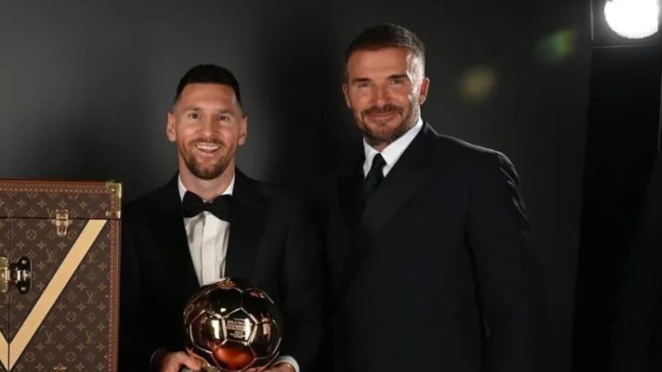 El emotivo saludo de David Beckham a Lionel Messi por el Balón de Oro 2023