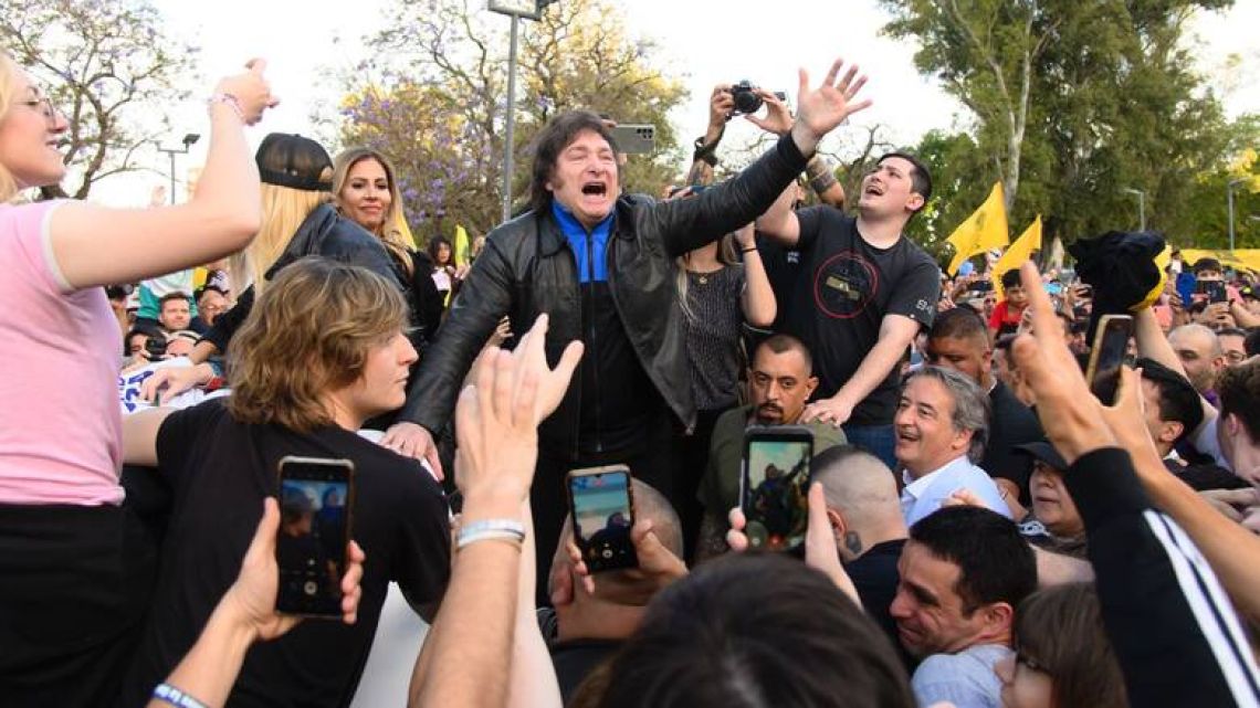 EN DIRECT |  Javier Milei clôture sa campagne avec un événement à Cordoue et promet un « invité surprise »