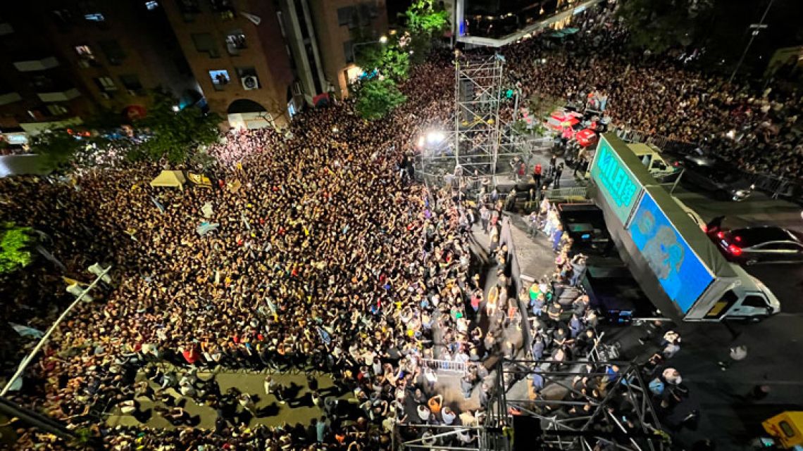 Pol Mica Por Los Asistentes Al Acto De Javier Milei En C Rdoba El