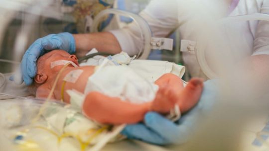 UNICEF pide promover el acceso de la familia a la sala de neonatología