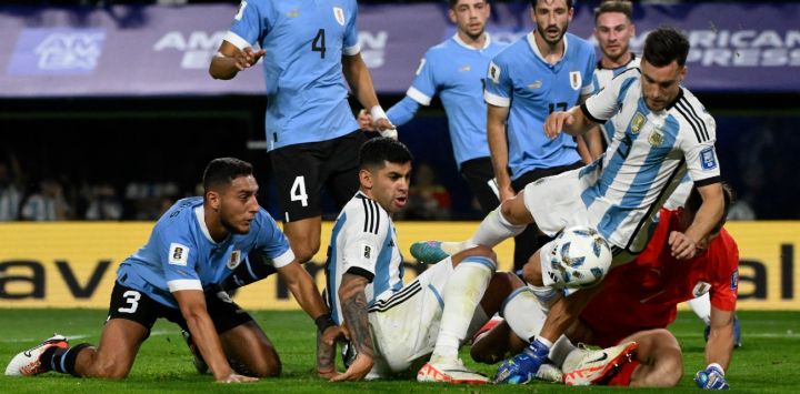 Uruguay stun Argentina at the Bombonera in World Cup qualifier | Buenos ...