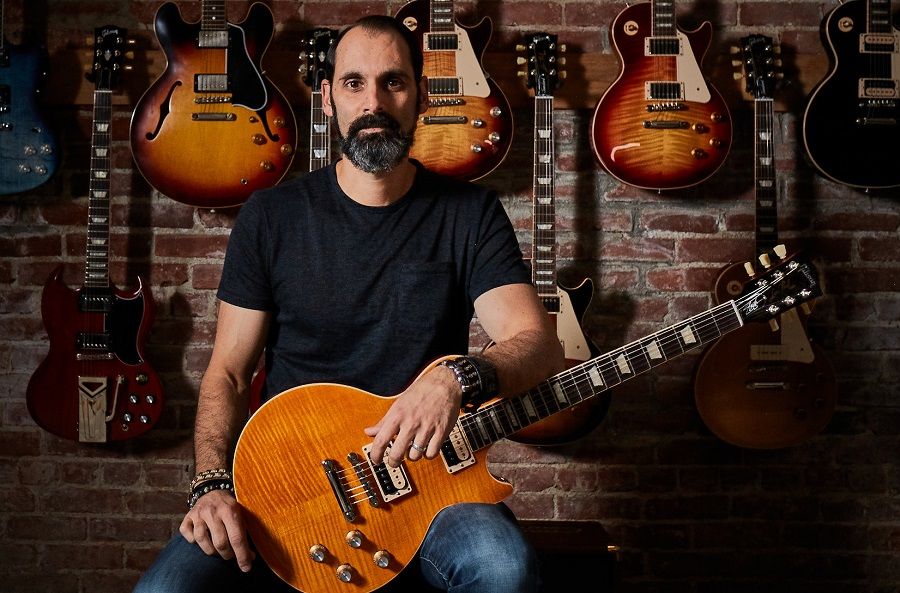 César Gueikian es argentino y CEO de Gibson, la empresa de las guitarras del rock.