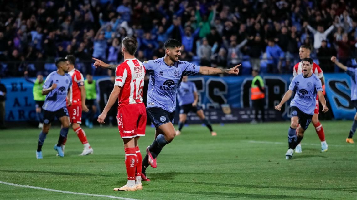 Deporte en Avellaneda: Arsenal Fútbol Club, Club Atlético Independiente,  Racing Club, El Equipo de José, Estadio Libertadores de América