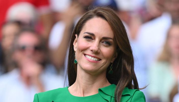 Kate Middleton elige la comodidad y elegancia llevando unos jean bootcut
