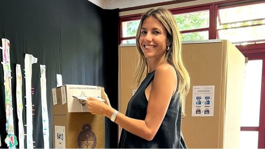 El look sport casual de María Belén Ludueña para el Balotaje 2023