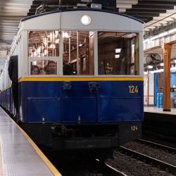 El Subte de Buenos Aires cumple 110 años y la empresa concesionaria de la red organiza una nueva edición del paseo histórico en los clásicos coches La Brugeoise (las Brujas), que circulaban por la Línea A porteña. Telam | Foto:Telam